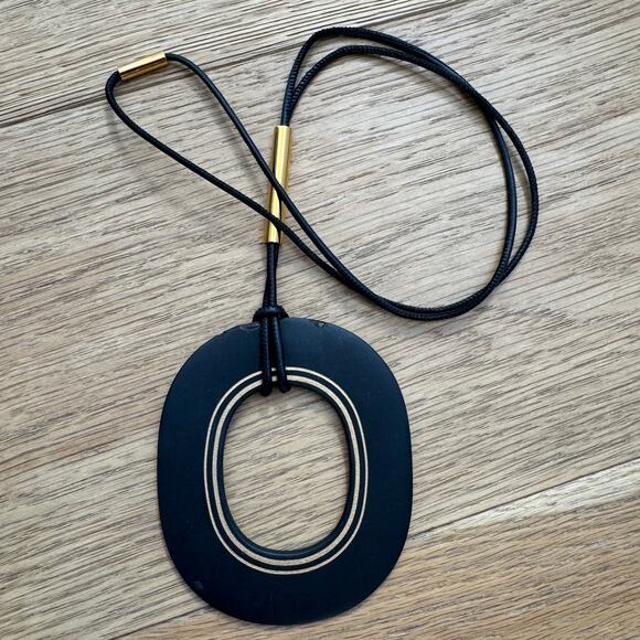 HERMÈS Kara Precieux Large Wood Pendant Necklace - Picture 2 of 12